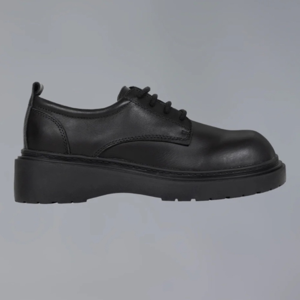 UNIF Fax oxfords size 8